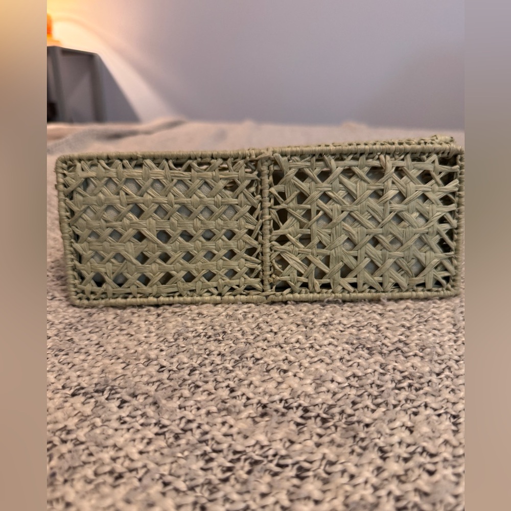 House of Harlow 1960 Authentic Green Woven Crossbody Bag with Gold Chain - Picture 6 of 16